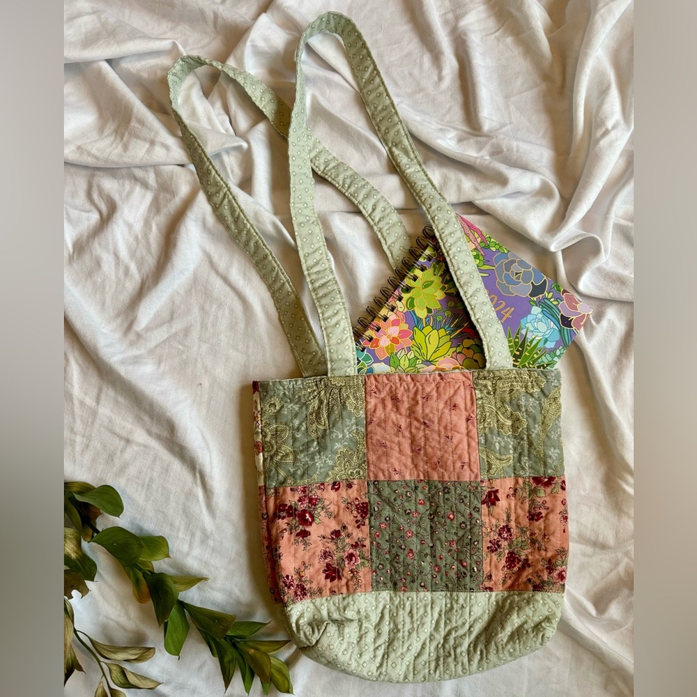 Patchwork quilted tote bag